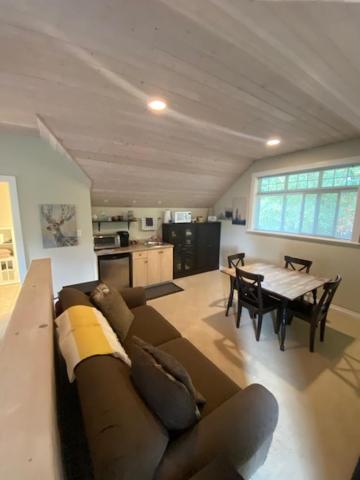 Guest Suites On Benvenuto Brentwood Bay Εξωτερικό φωτογραφία